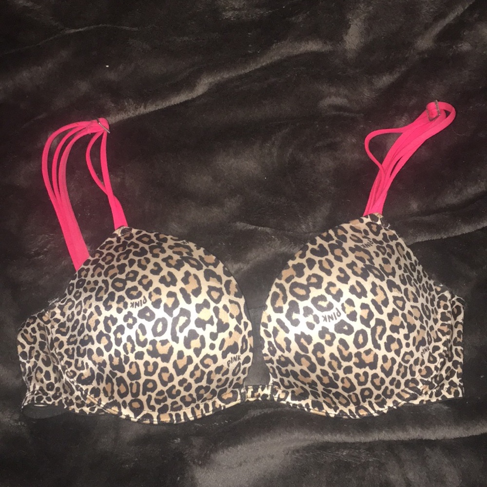VS PINK 32C Heartbreaker Plunge Push-Up bra